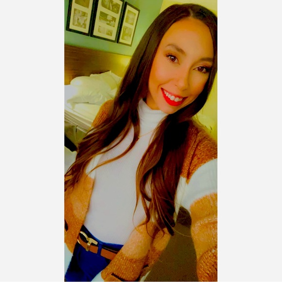 Meet your Posher! - Picture 3 of 4